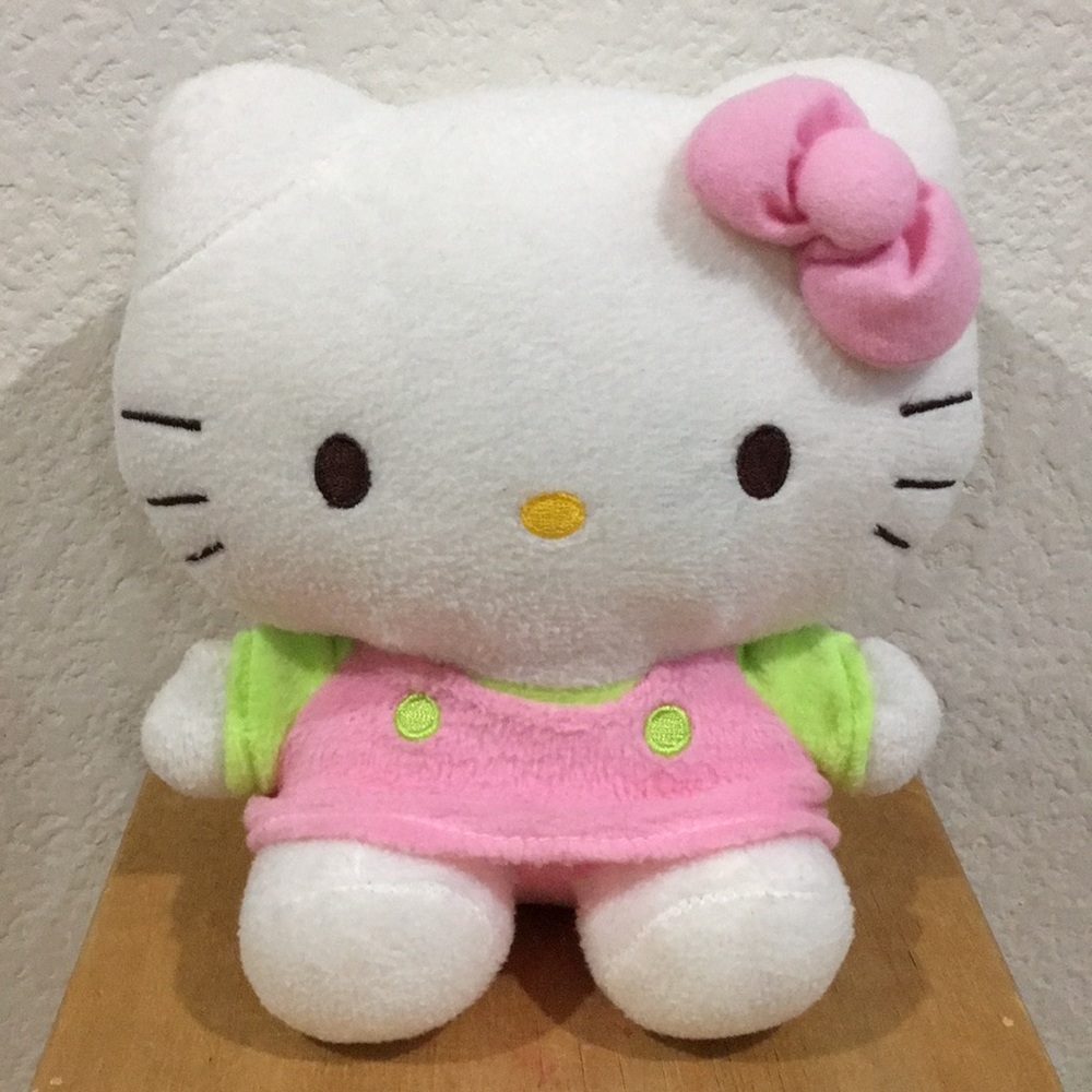 ❣️RARE HELLO KITTY❣️COLLECTION BY SANRIO HARD TO FIND PRETTY CUTE PLUSH TOY .